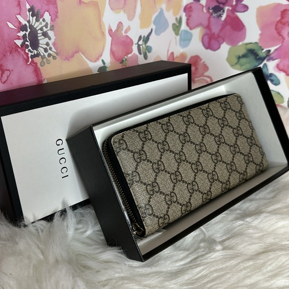 💯Authentic Gucci Zipped Around Long Wallet🍀 - Picture 16 of 16